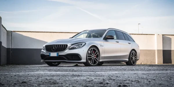 Dlaczego warto regularnie serwisować swojego Mercedesa
