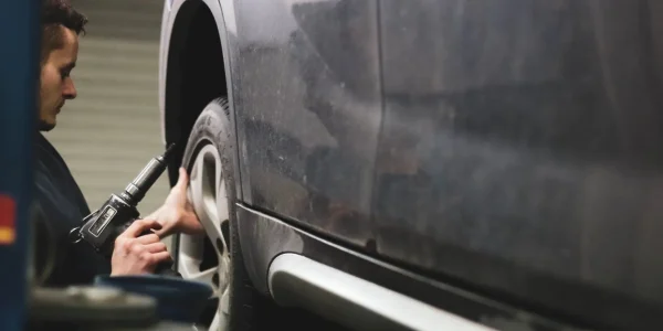 Zalety korzystania ze specjalistycznego serwisu Mercedes-Benz